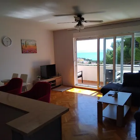 公寓 Apartman Baska Voda